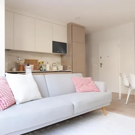 Apartman Life Happens Vale Living