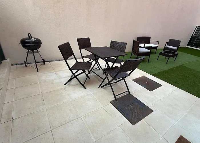 Apartament Life Happens Vale Living